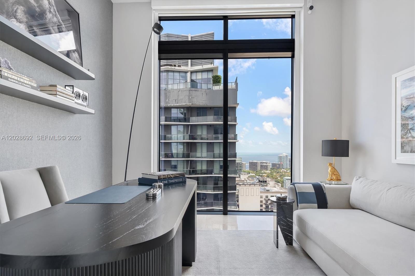 88 SW 7th St #4001 Miami, FL 33130