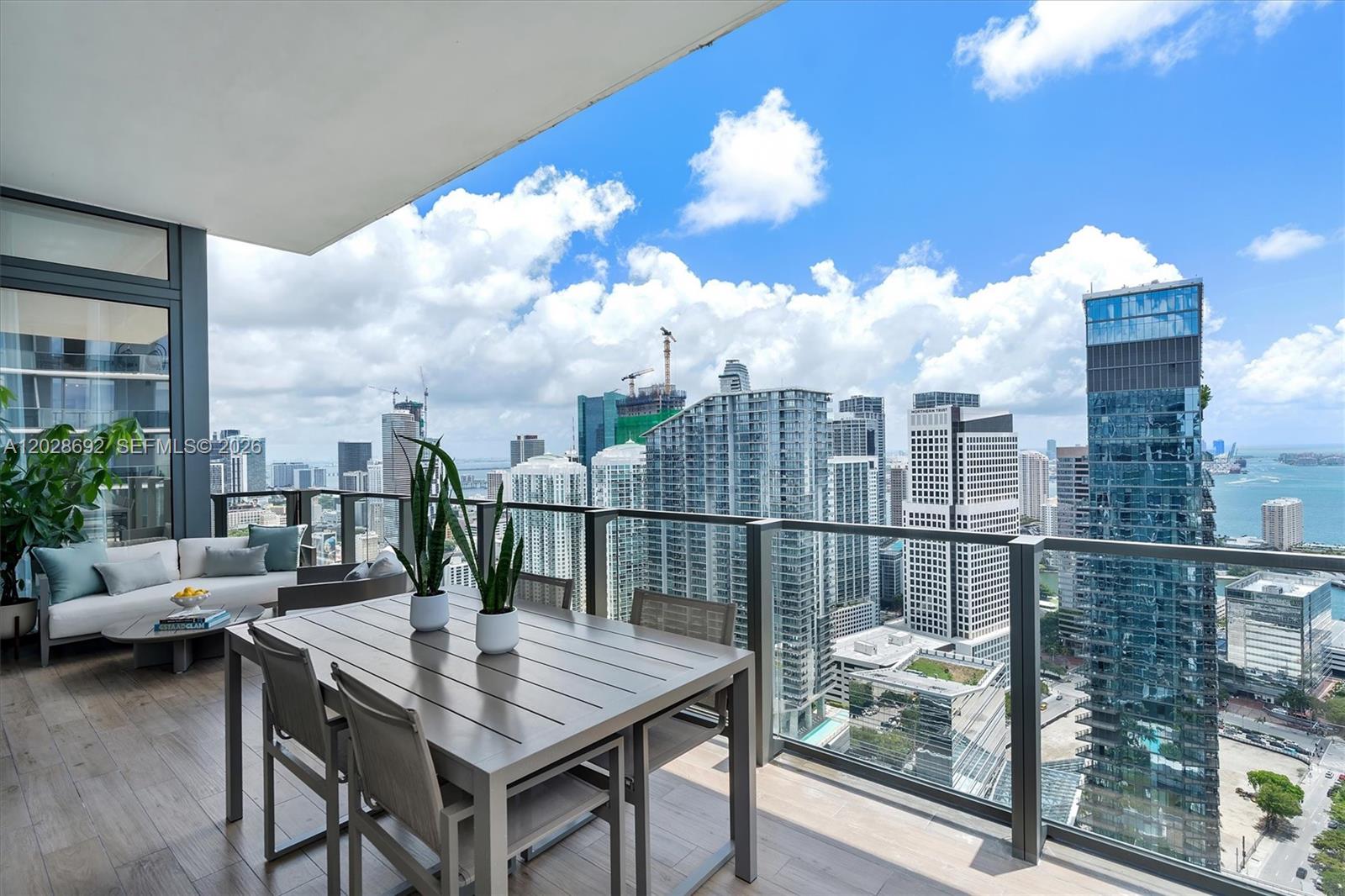 88 SW 7th St #4001 Miami, FL 33130