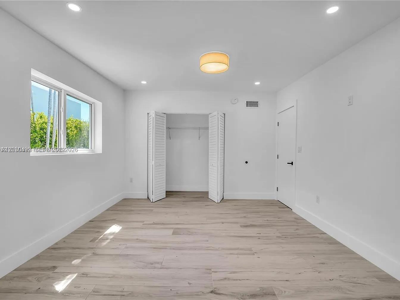 1905 Alamanda Dr North Miami, FL 33181