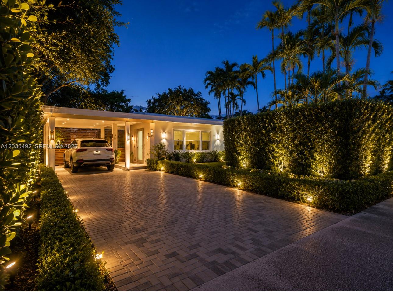 1905 Alamanda Dr North Miami, FL 33181