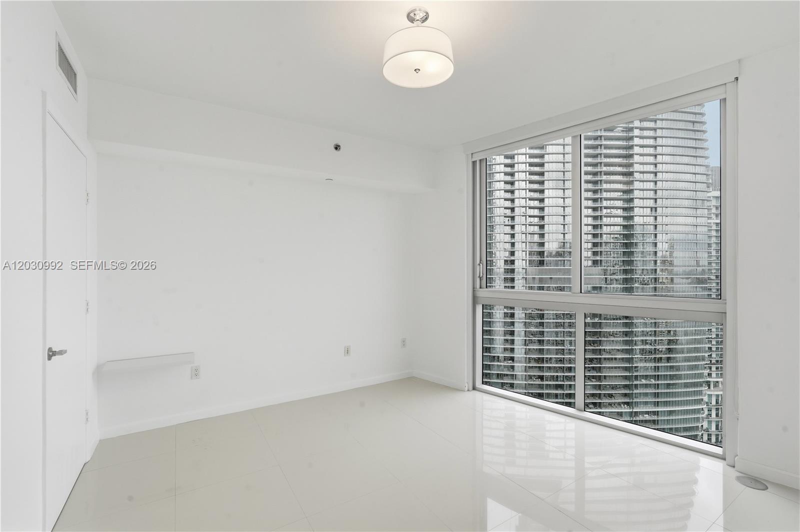 465 Brickell Ave #3202 Miami, FL 33131