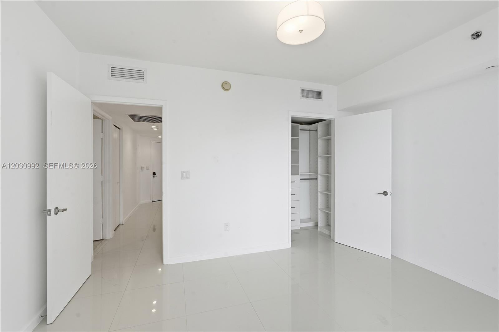 465 Brickell Ave #3202 Miami, FL 33131
