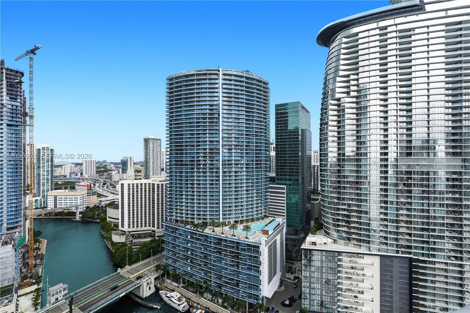 465 Brickell Ave #3202 Miami, FL 33131