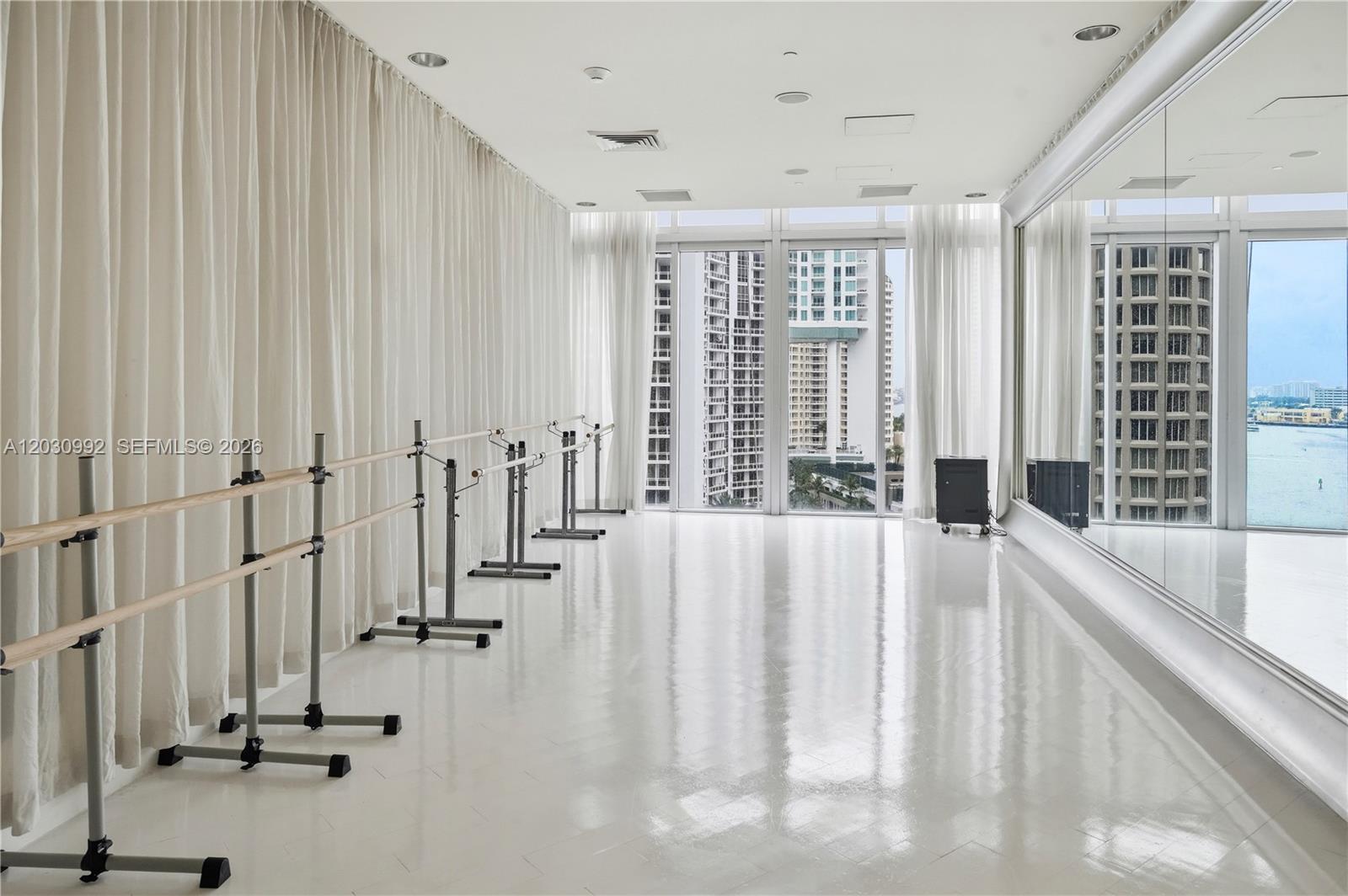 465 Brickell Ave #3202 Miami, FL 33131