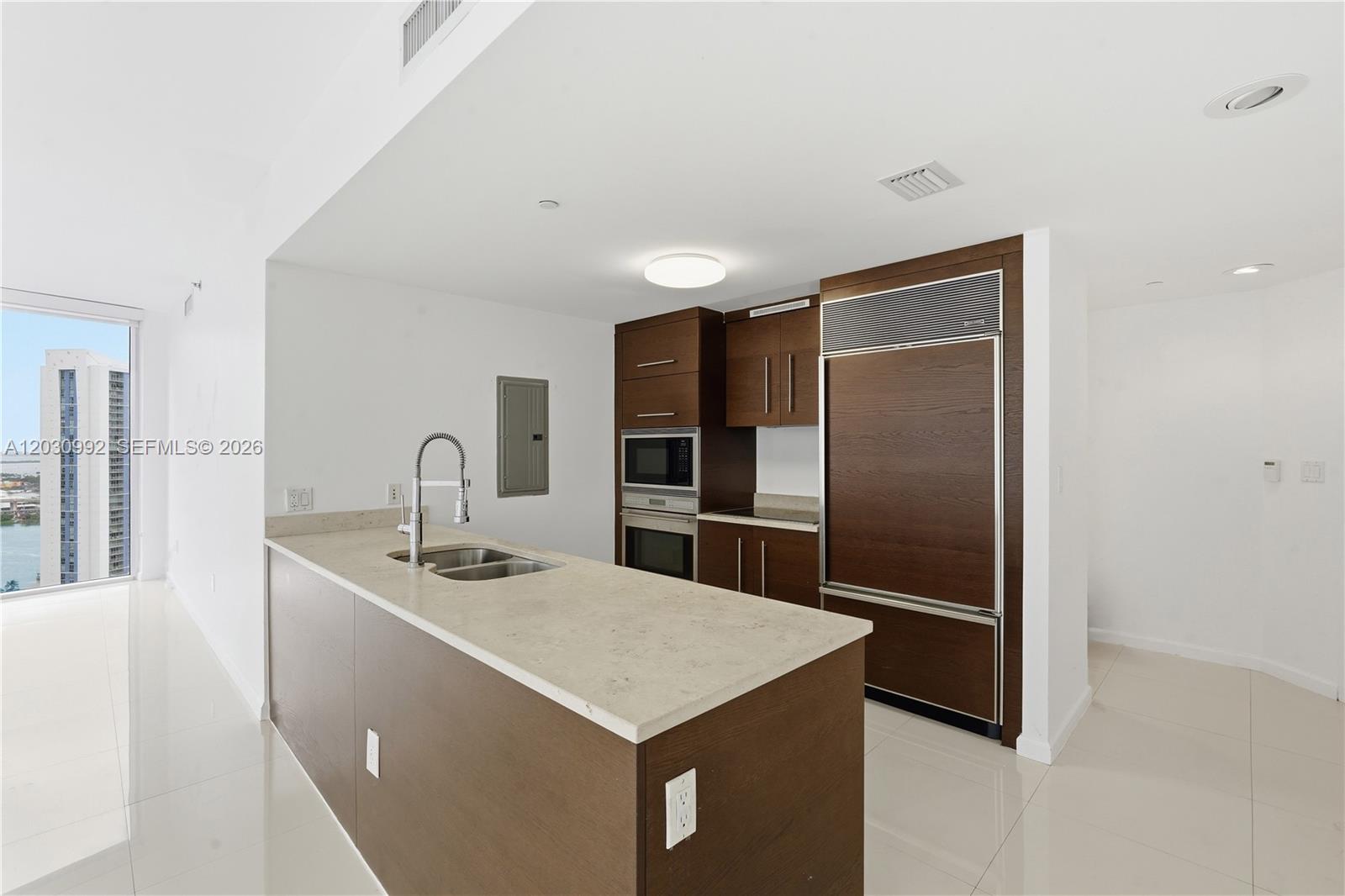 465 Brickell Ave #3202 Miami, FL 33131