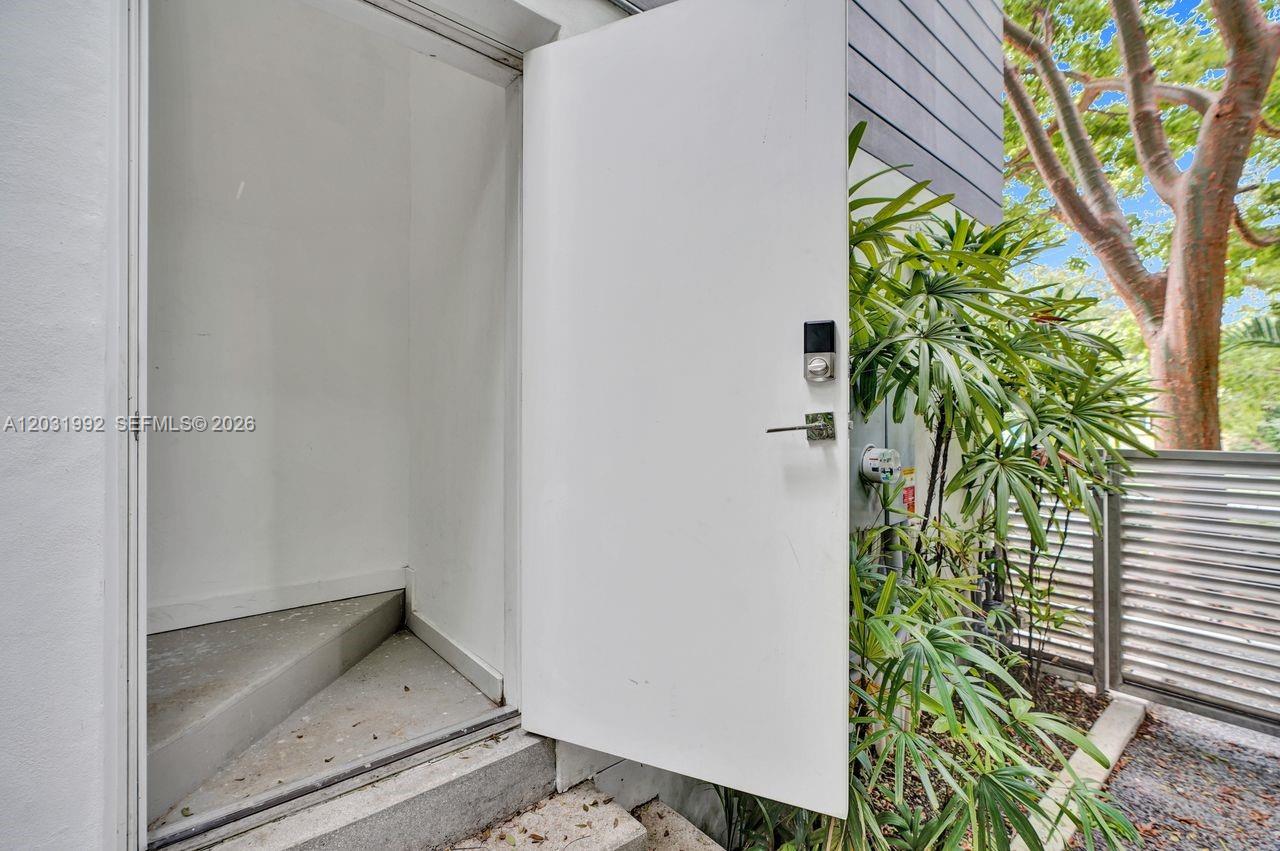 6340 SW 80th St Miami, FL 33143