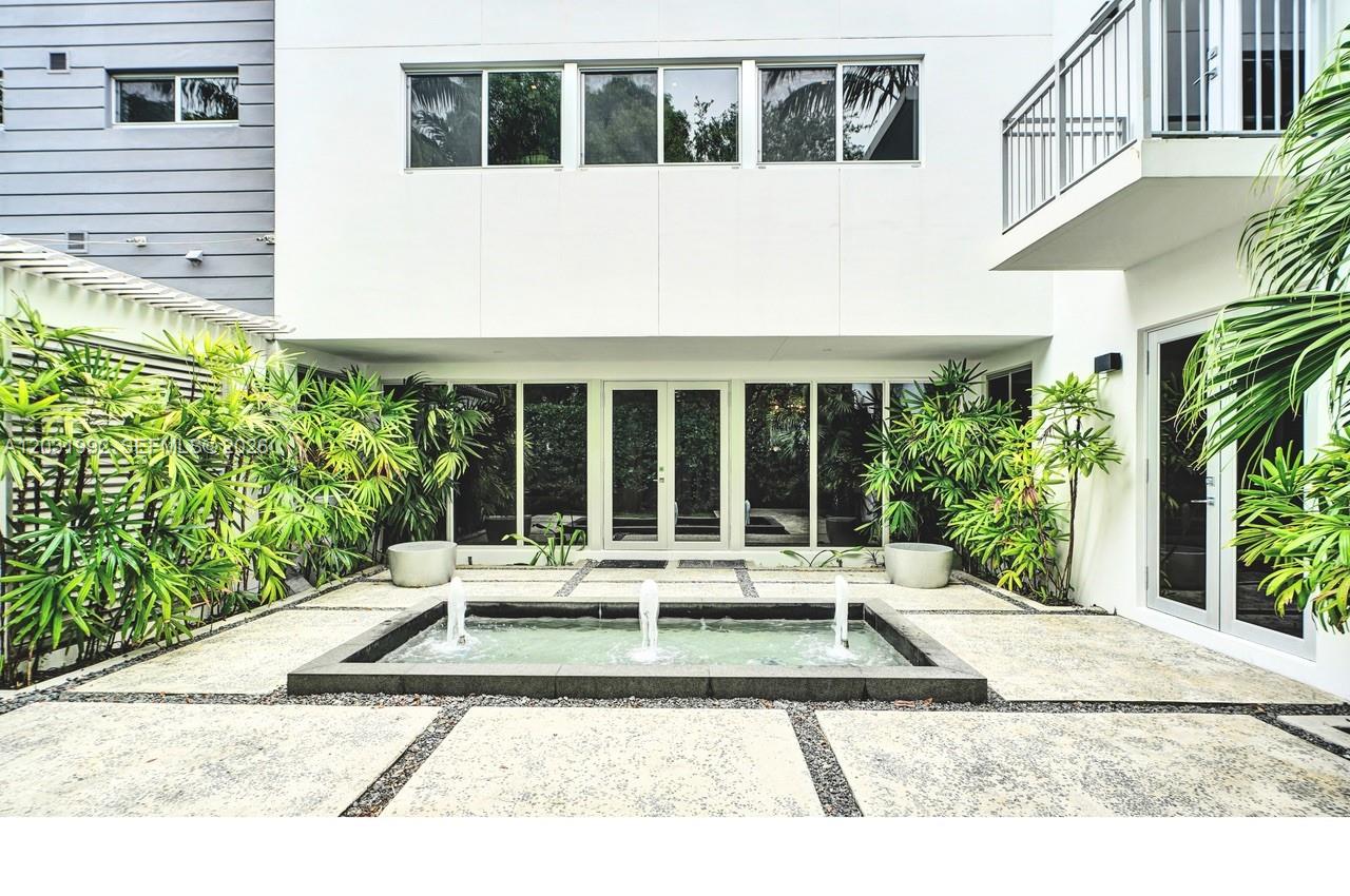 6340 SW 80th St Miami, FL 33143