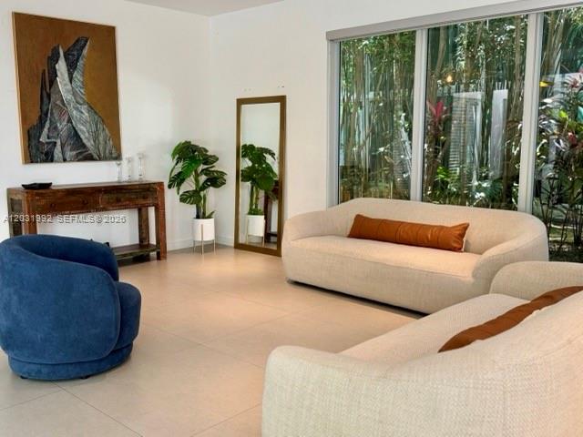 6340 SW 80th St Miami, FL 33143