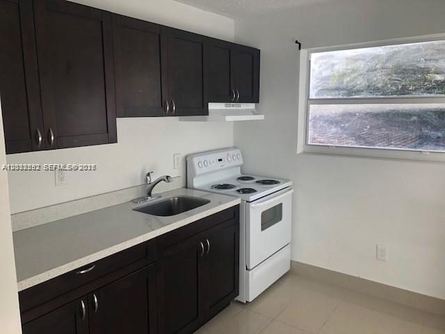 1045 SW 4th St #5