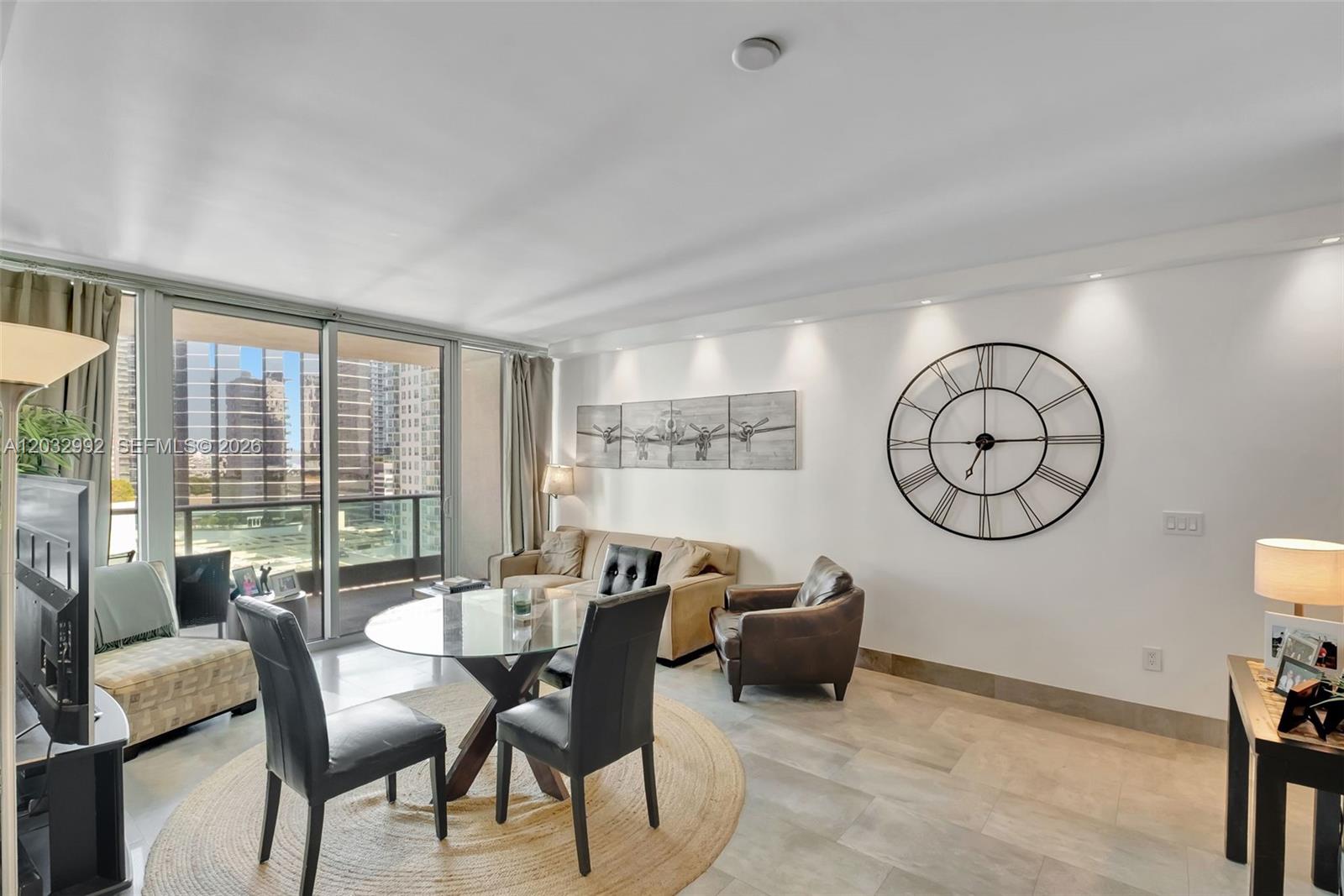 1331 Brickell Bay Dr #1504 Miami, FL 33131