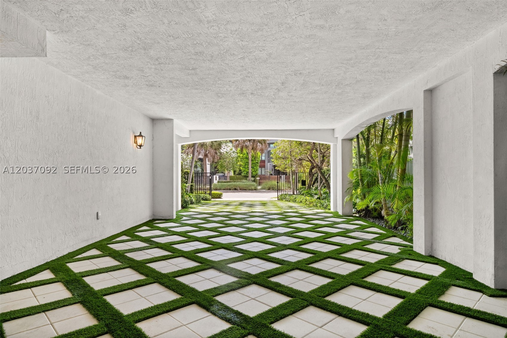 1803 S Bayshore Ln Miami, FL 33133