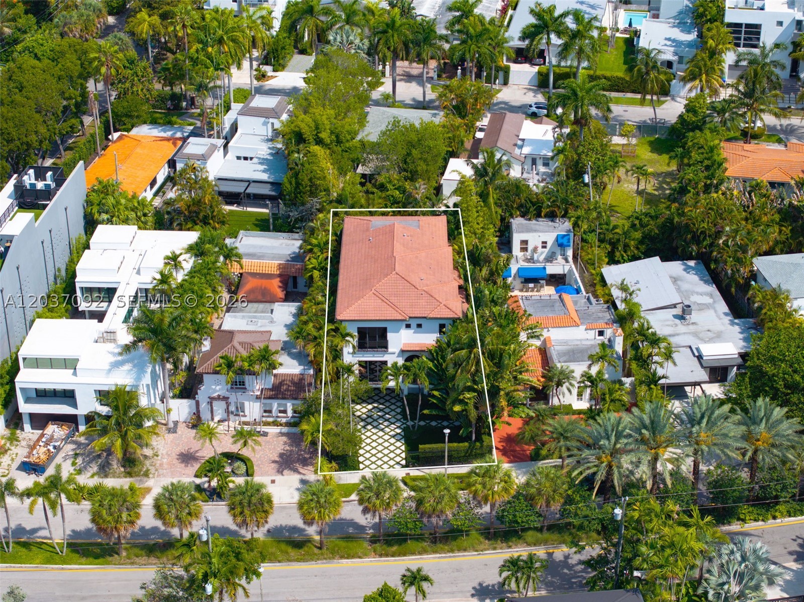 1803 S Bayshore Ln Miami, FL 33133