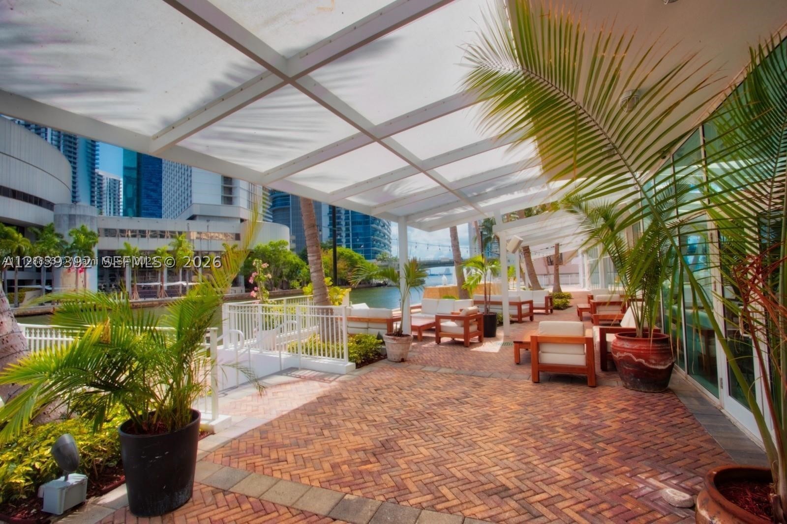 image Brickell on the River South19