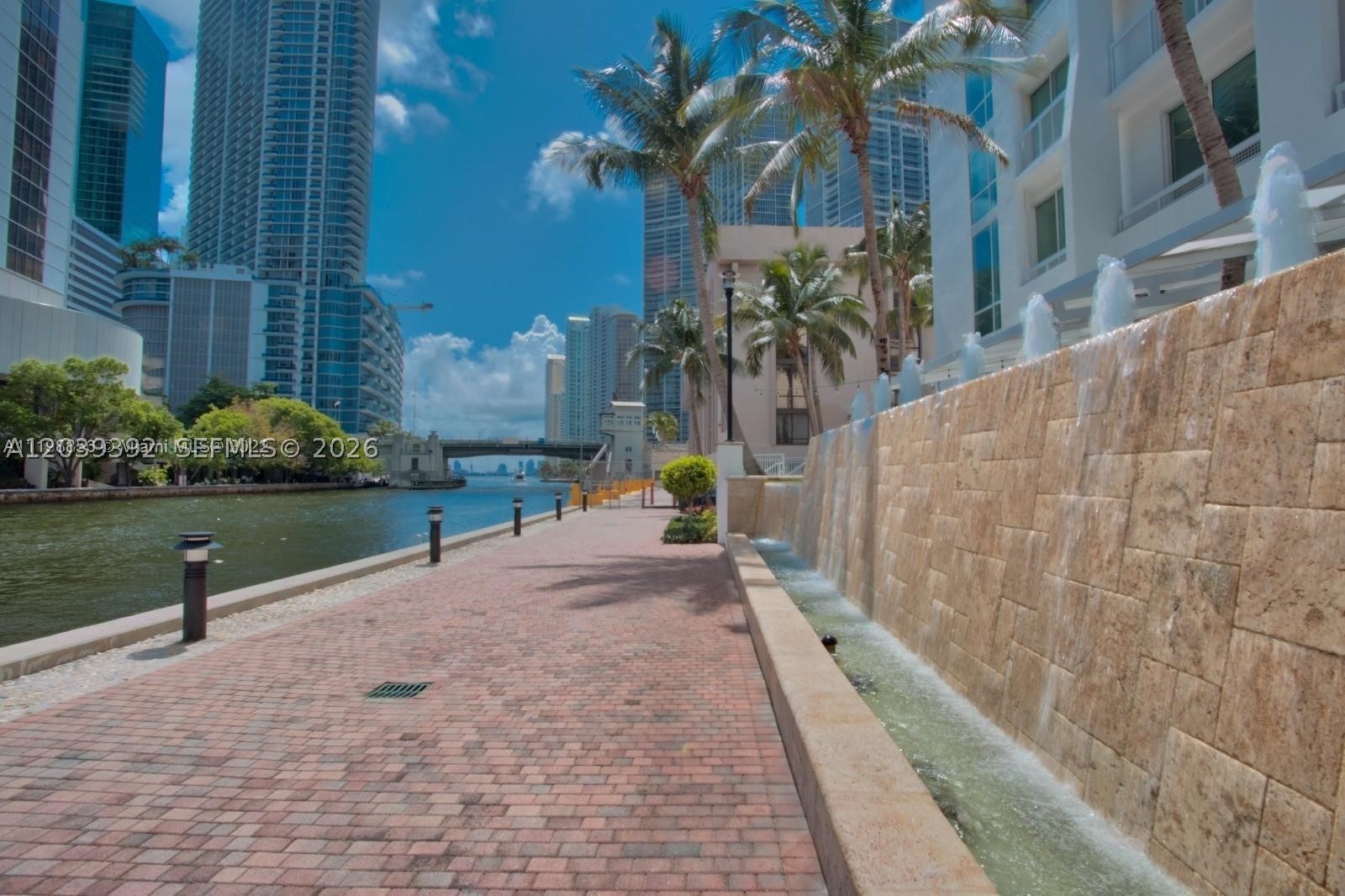 image Brickell on the River South20
