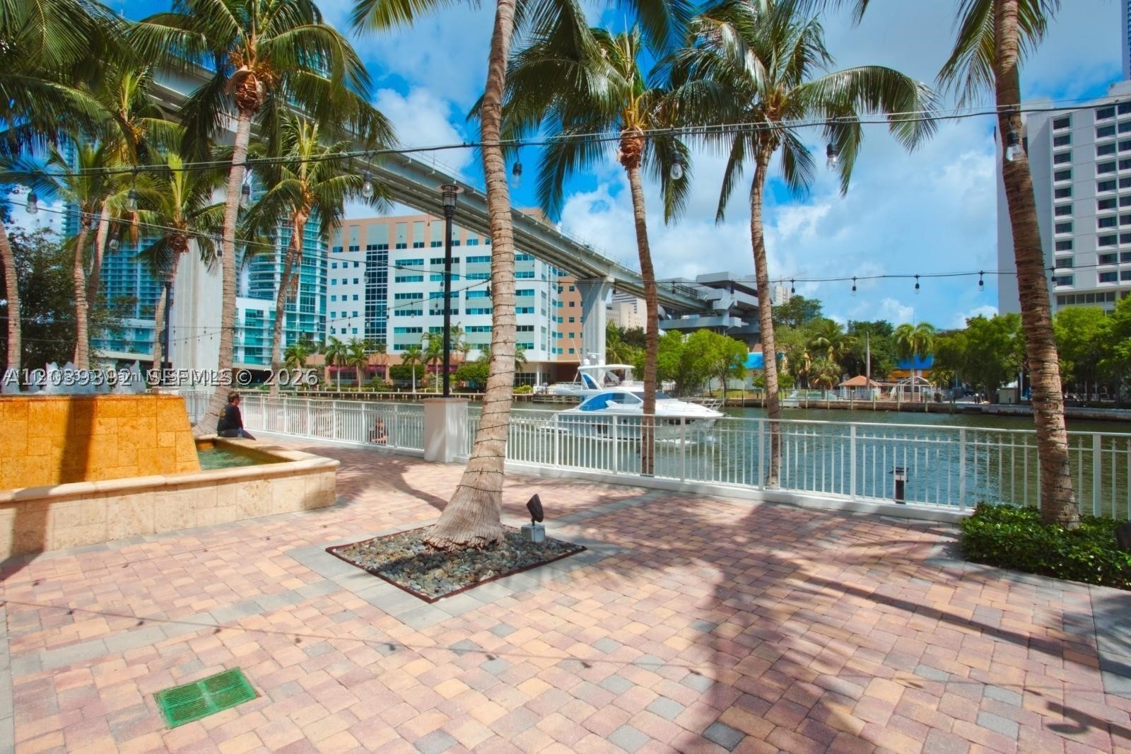 image Brickell on the River South21