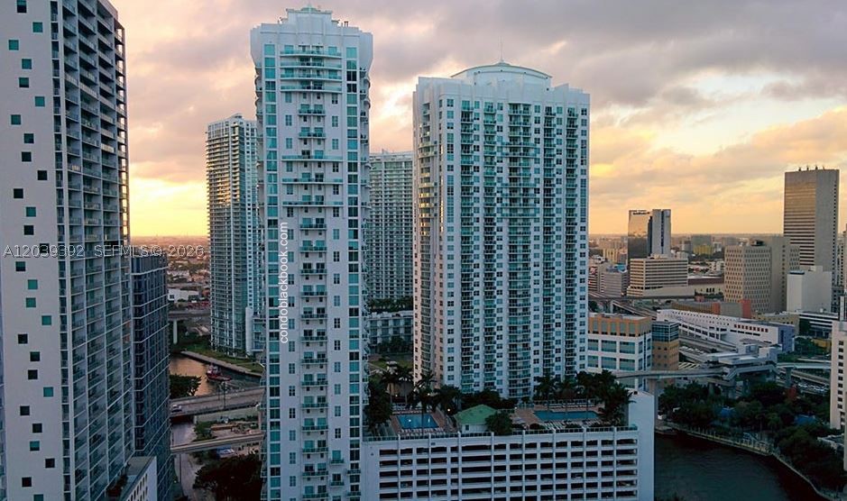image Brickell on the River South24