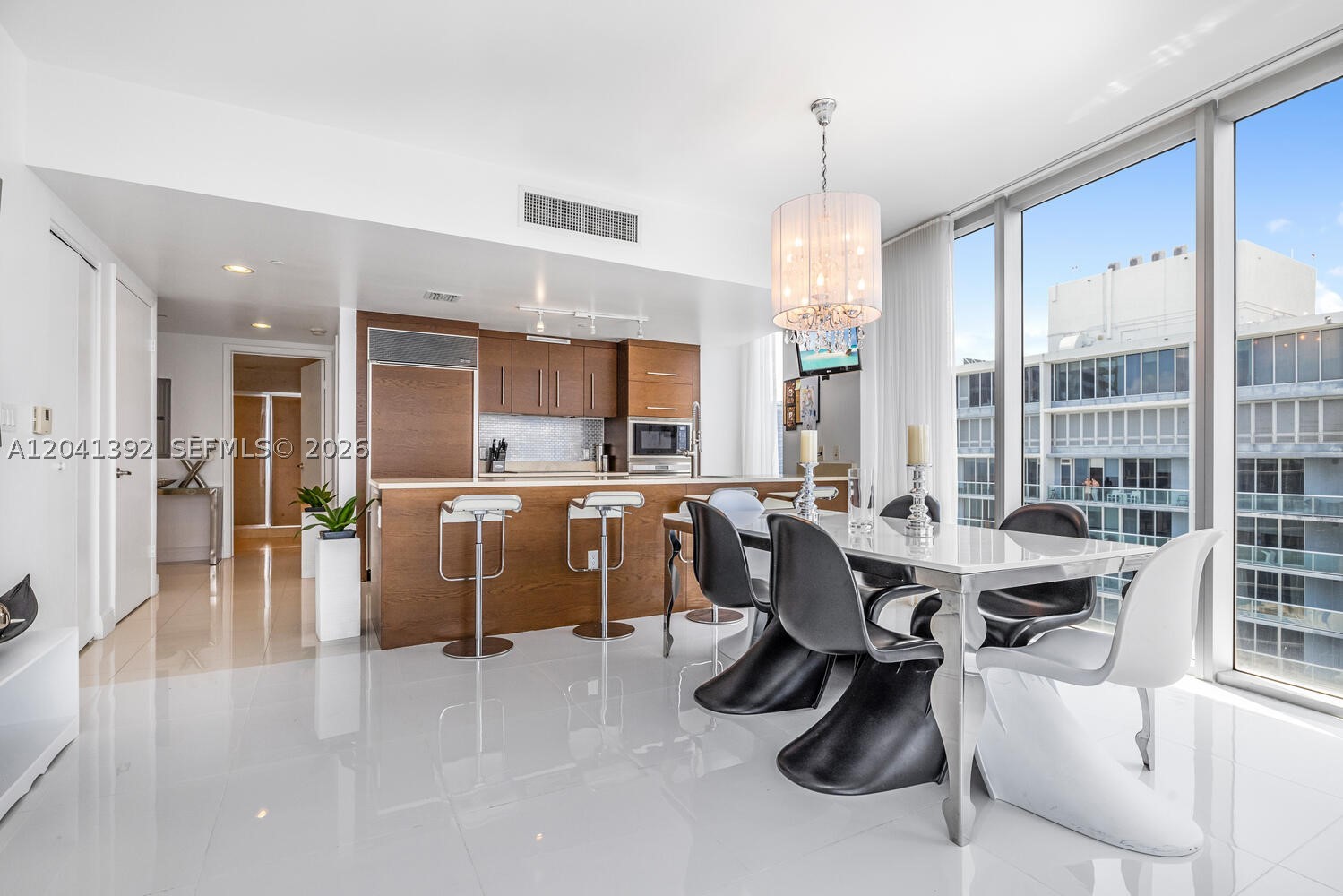 475 Brickell Ave #4715 Miami, FL 33131