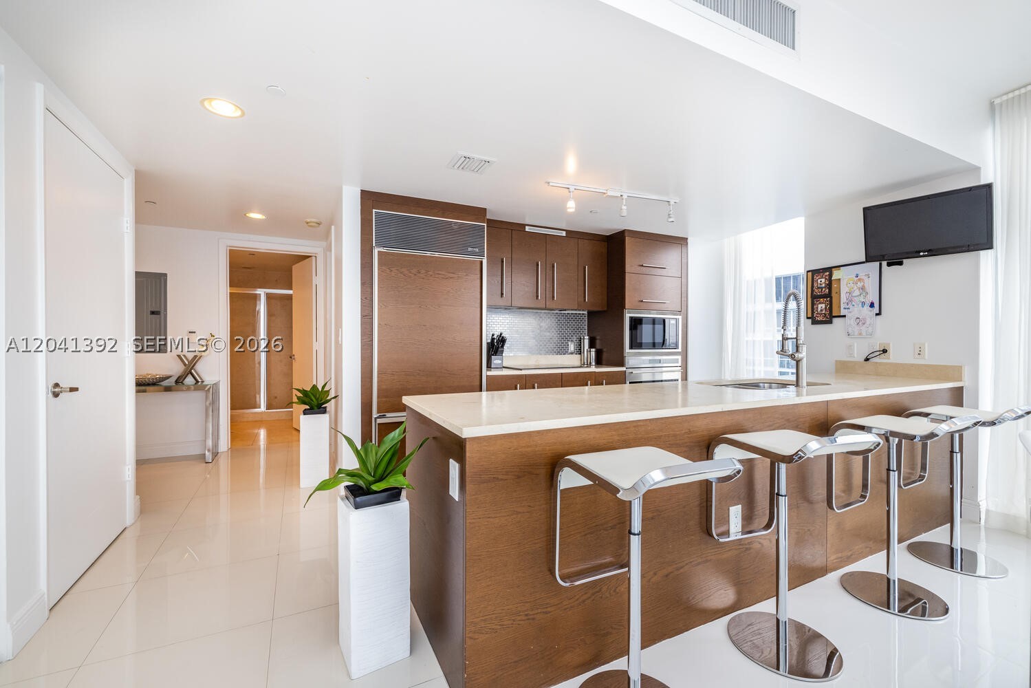 475 Brickell Ave #4715 Miami, FL 33131