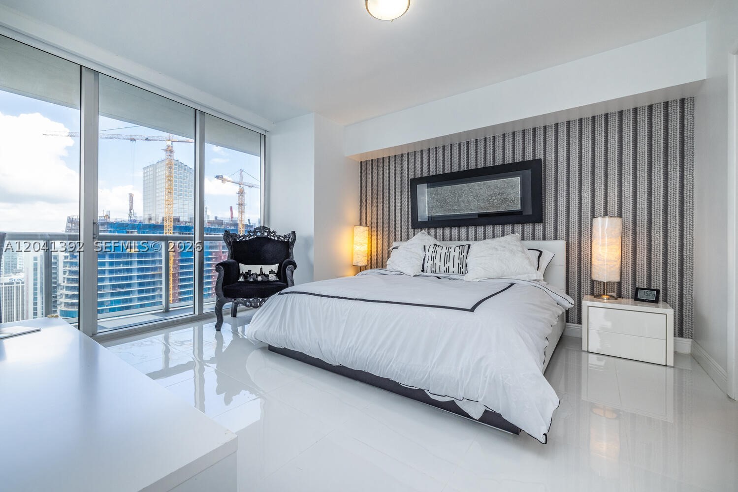 475 Brickell Ave #4715 Miami, FL 33131