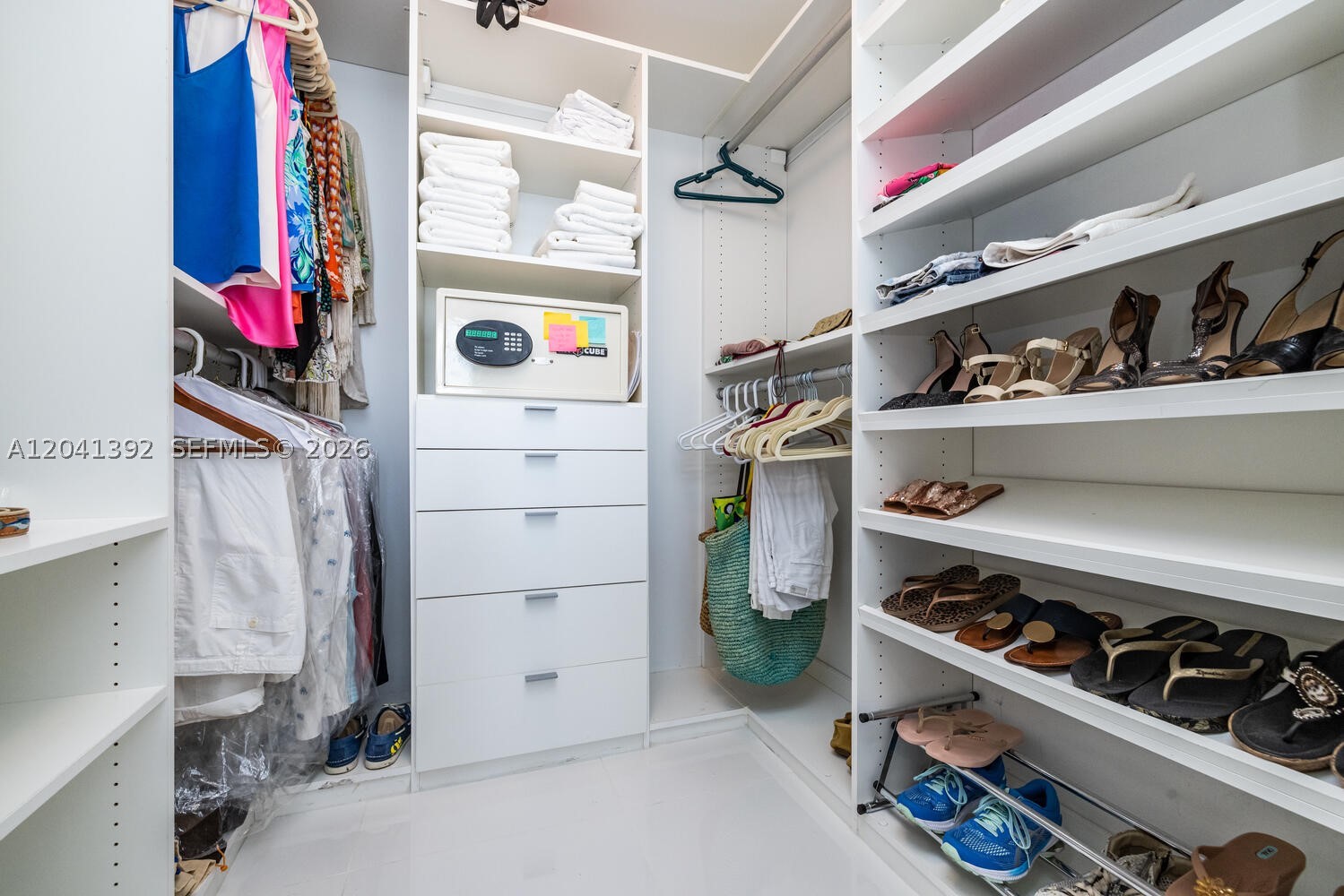 475 Brickell Ave #4715 Miami, FL 33131