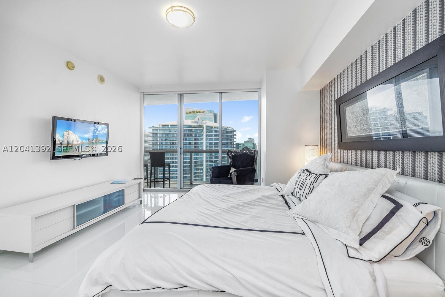 475 Brickell Ave #4715 Miami, FL 33131