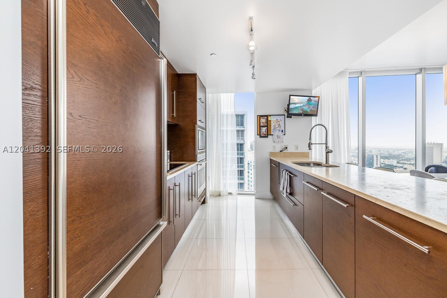 475 Brickell Ave #4715 Miami, FL 33131