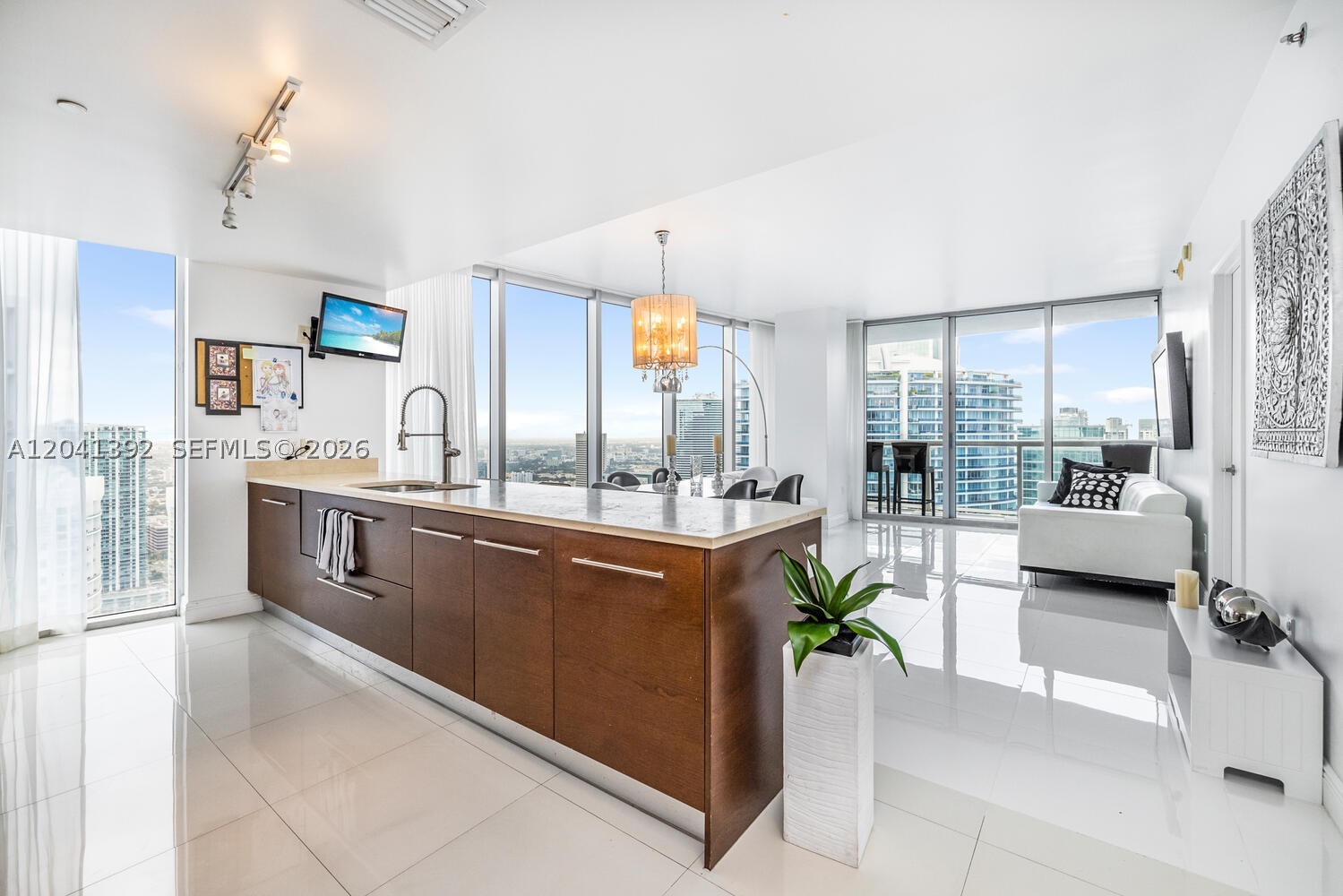 475 Brickell Ave #4715 Miami, FL 33131