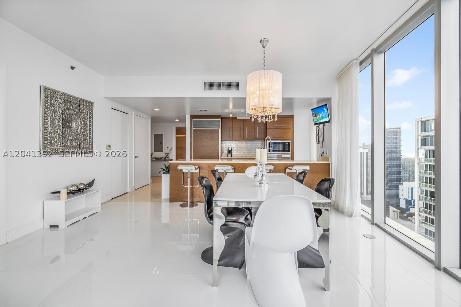475 Brickell Ave #4715 Miami, FL 33131