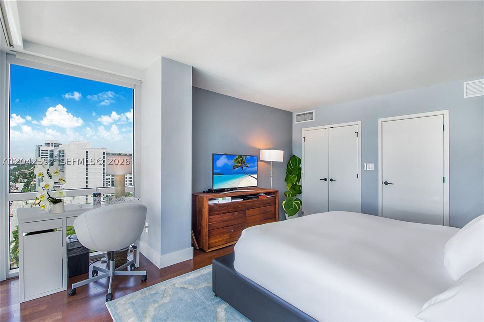 6801 Collins Ave #1101 Miami Beach, FL 33141