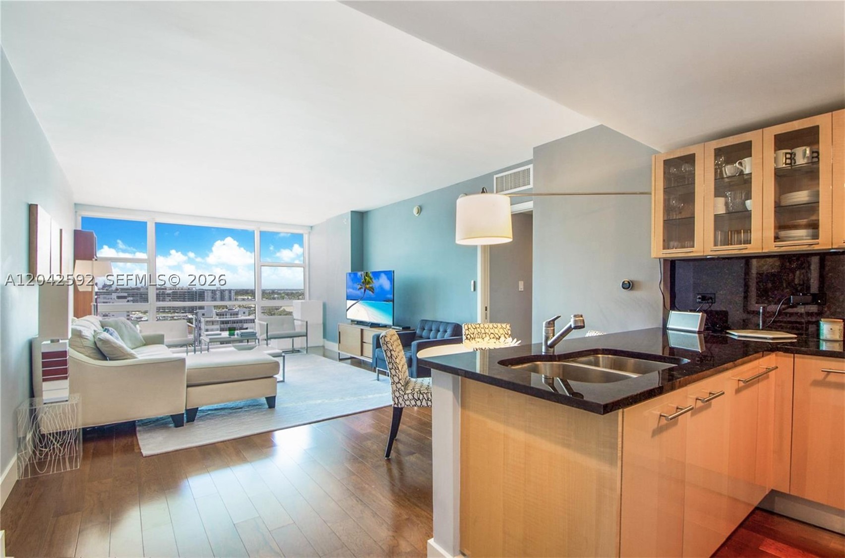 6801 Collins Ave #1101 Miami Beach, FL 33141