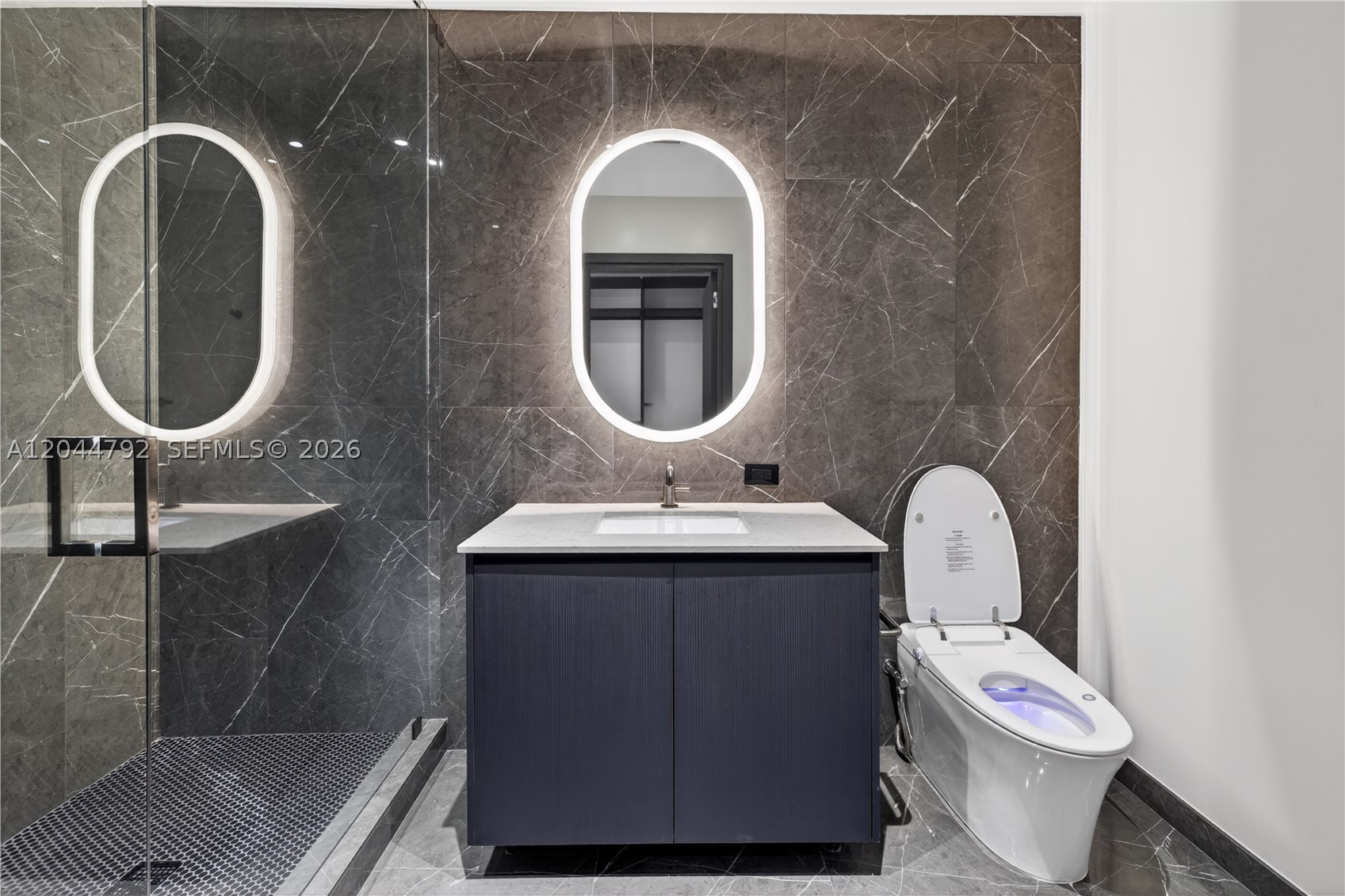 image E11EVEN Hotel & Residences9