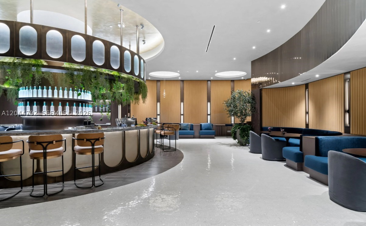 image E11EVEN Hotel & Residences13
