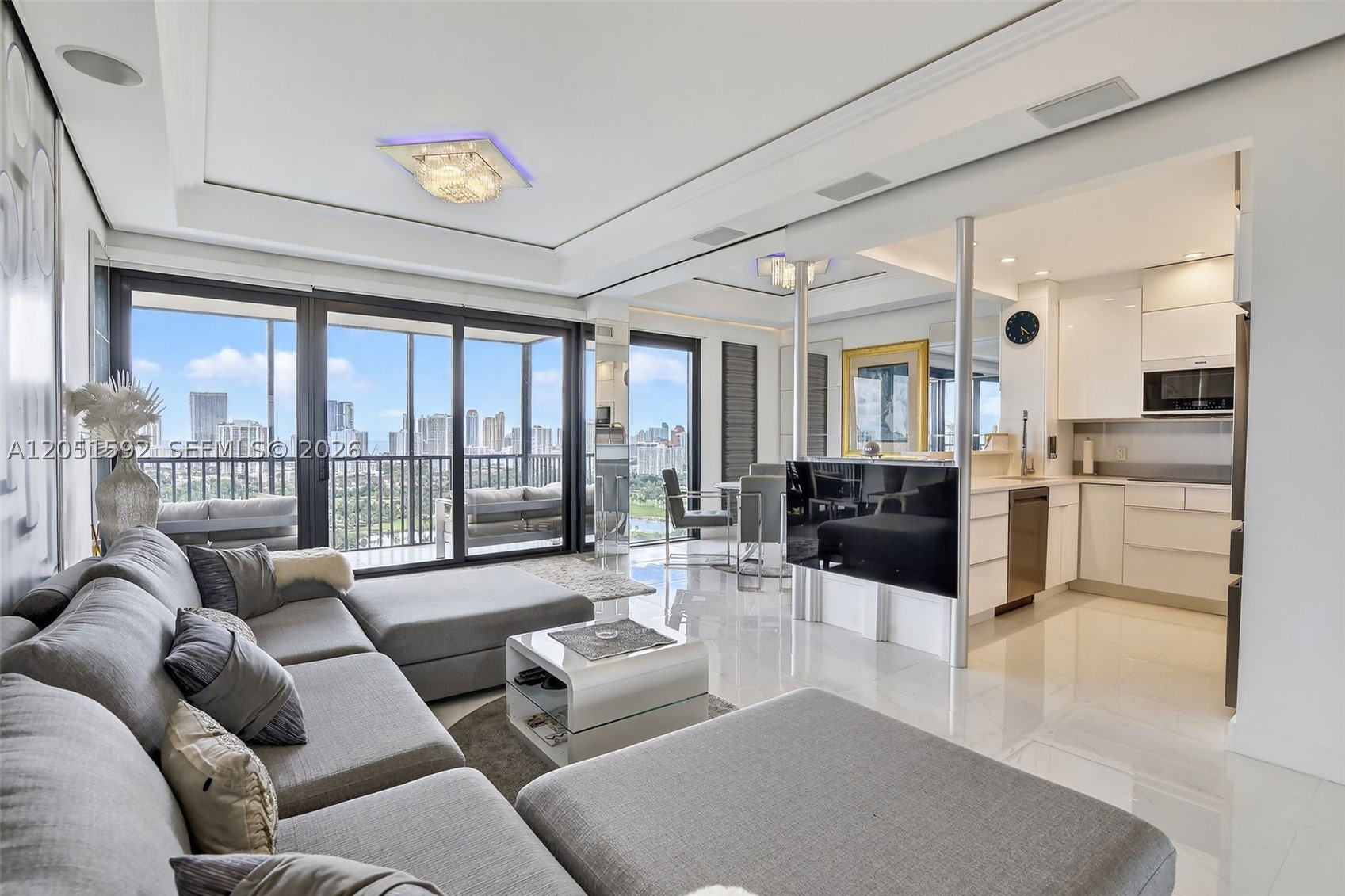20335 W Country Clb Dr #PH4 Aventura, FL 33180