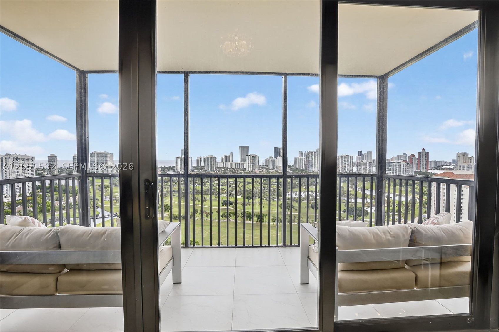 20335 W Country Clb Dr #PH4 Aventura, FL 33180
