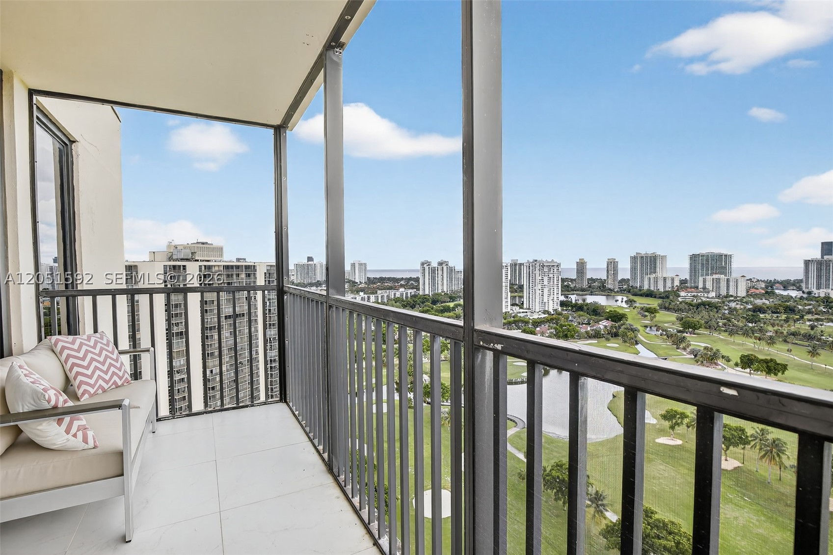 20335 W Country Clb Dr #PH4 Aventura, FL 33180