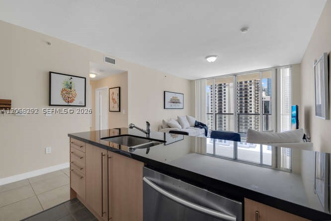 image Axis on Brickell North7