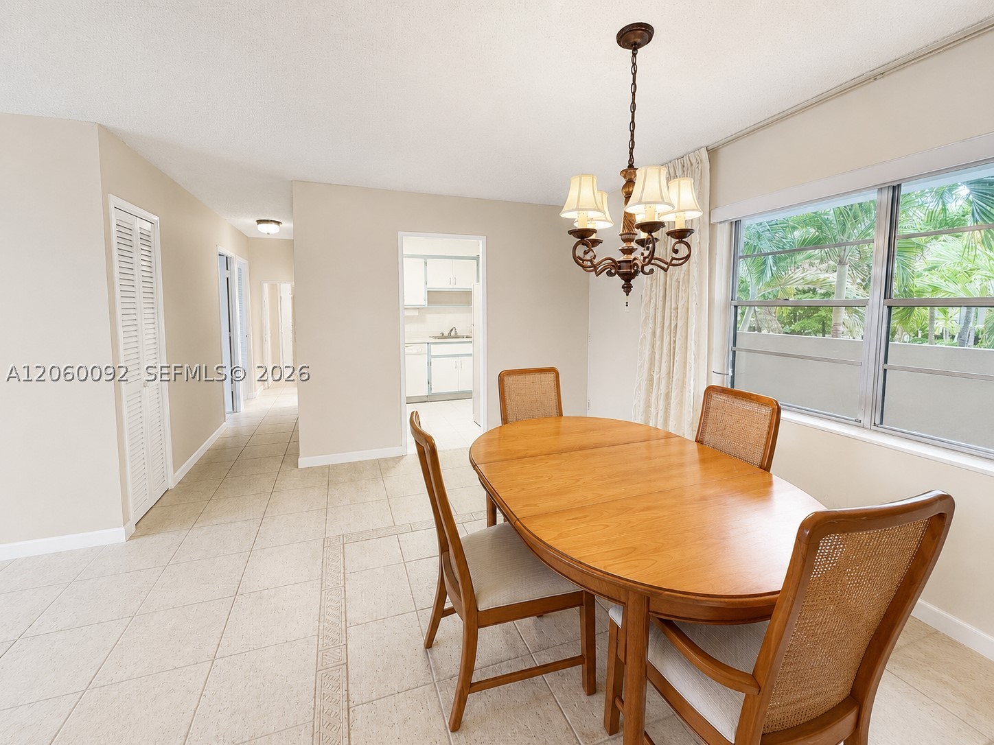 220 Kings Pt Dr #211