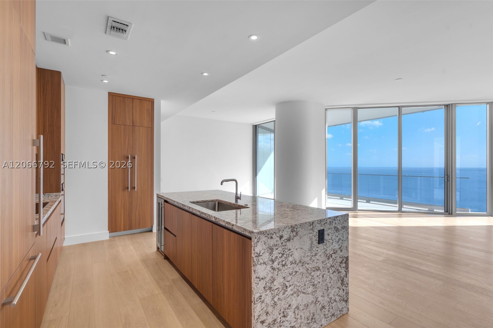 image Una Residences9