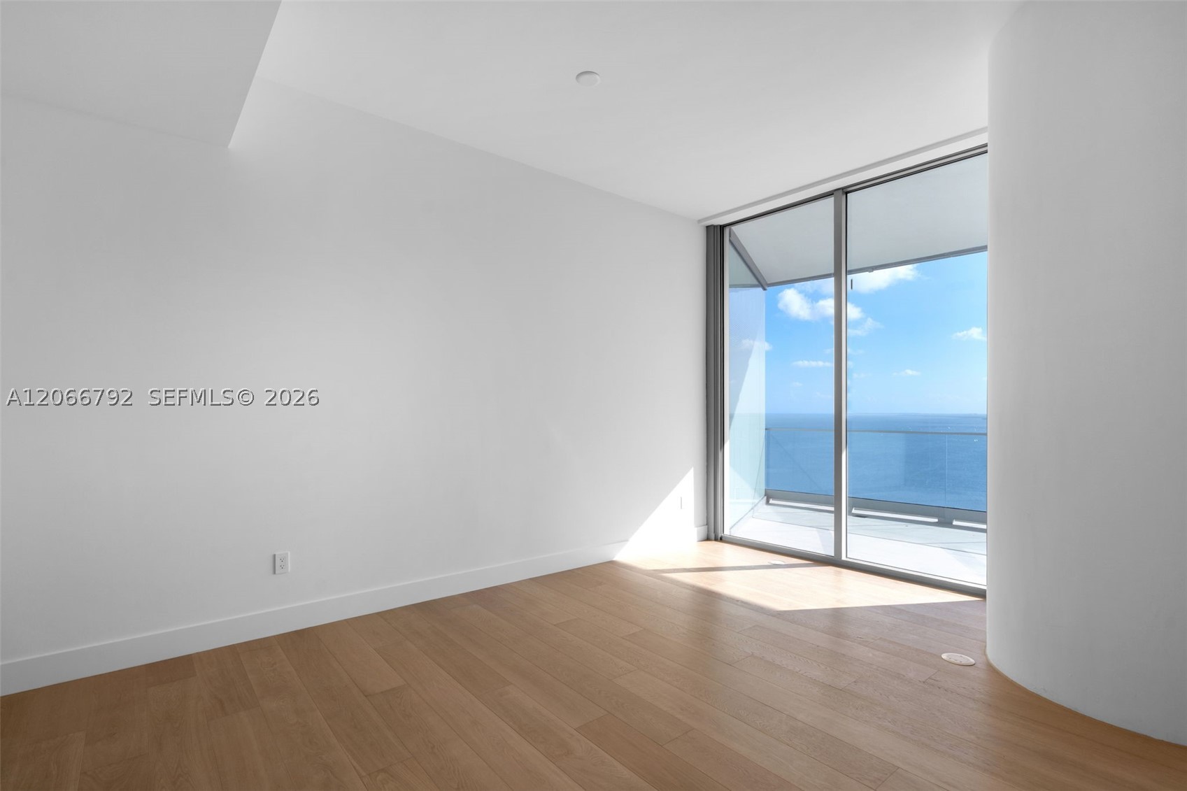 image Una Residences19