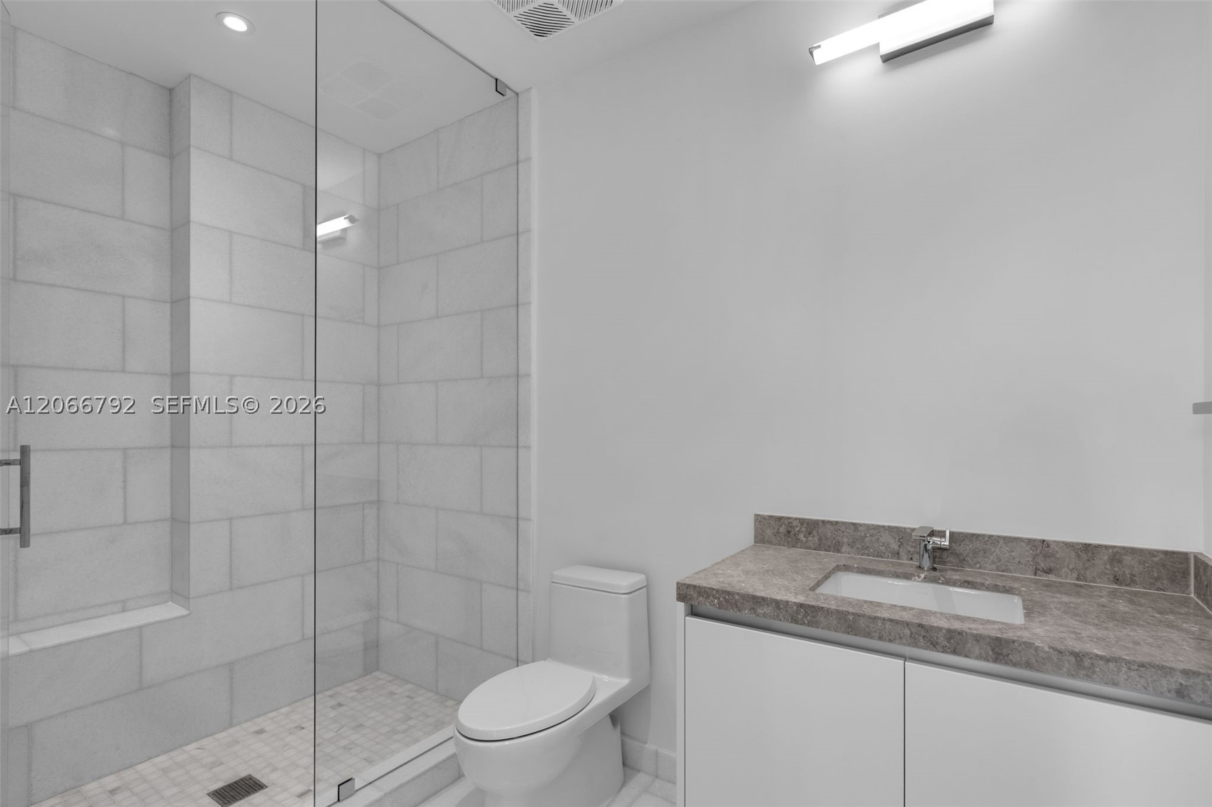 image Una Residences53