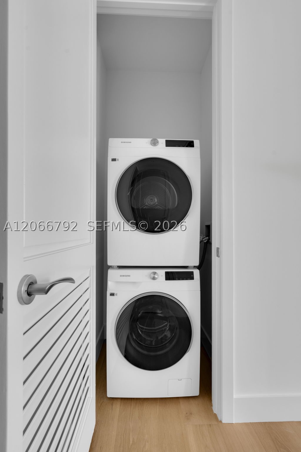 image Una Residences56