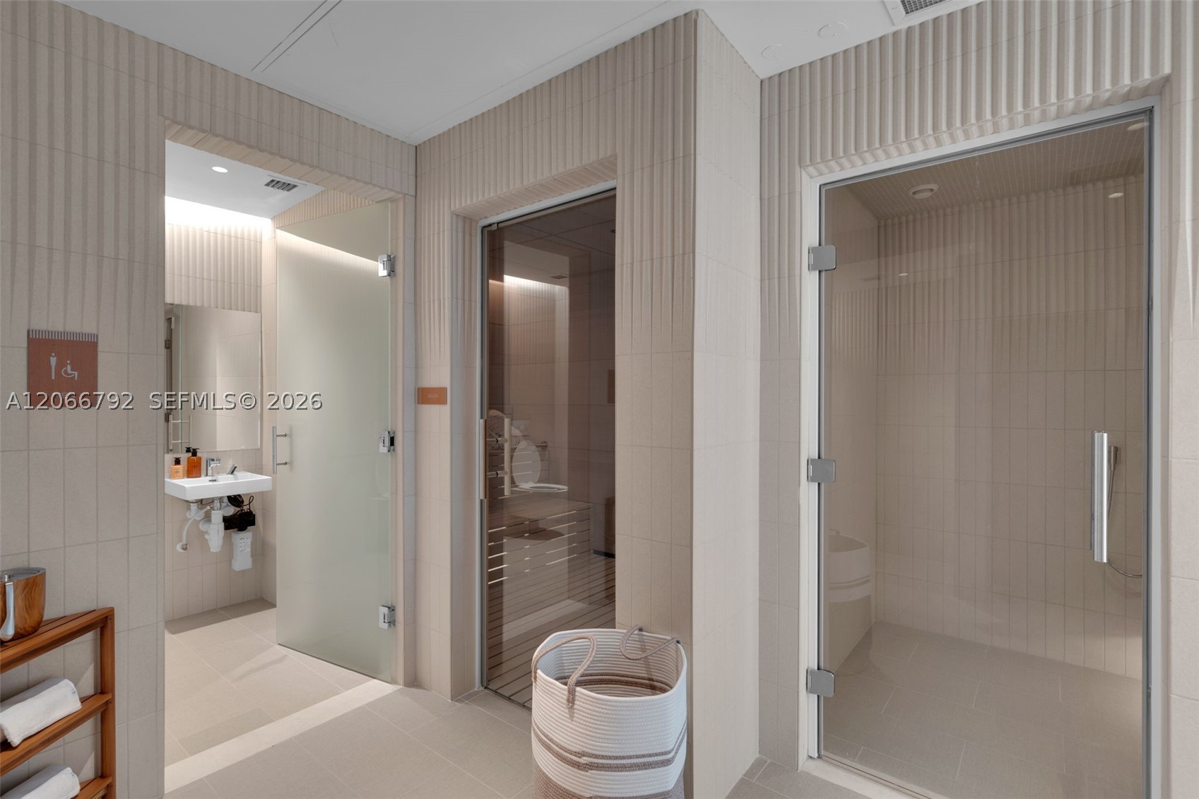 image Una Residences70