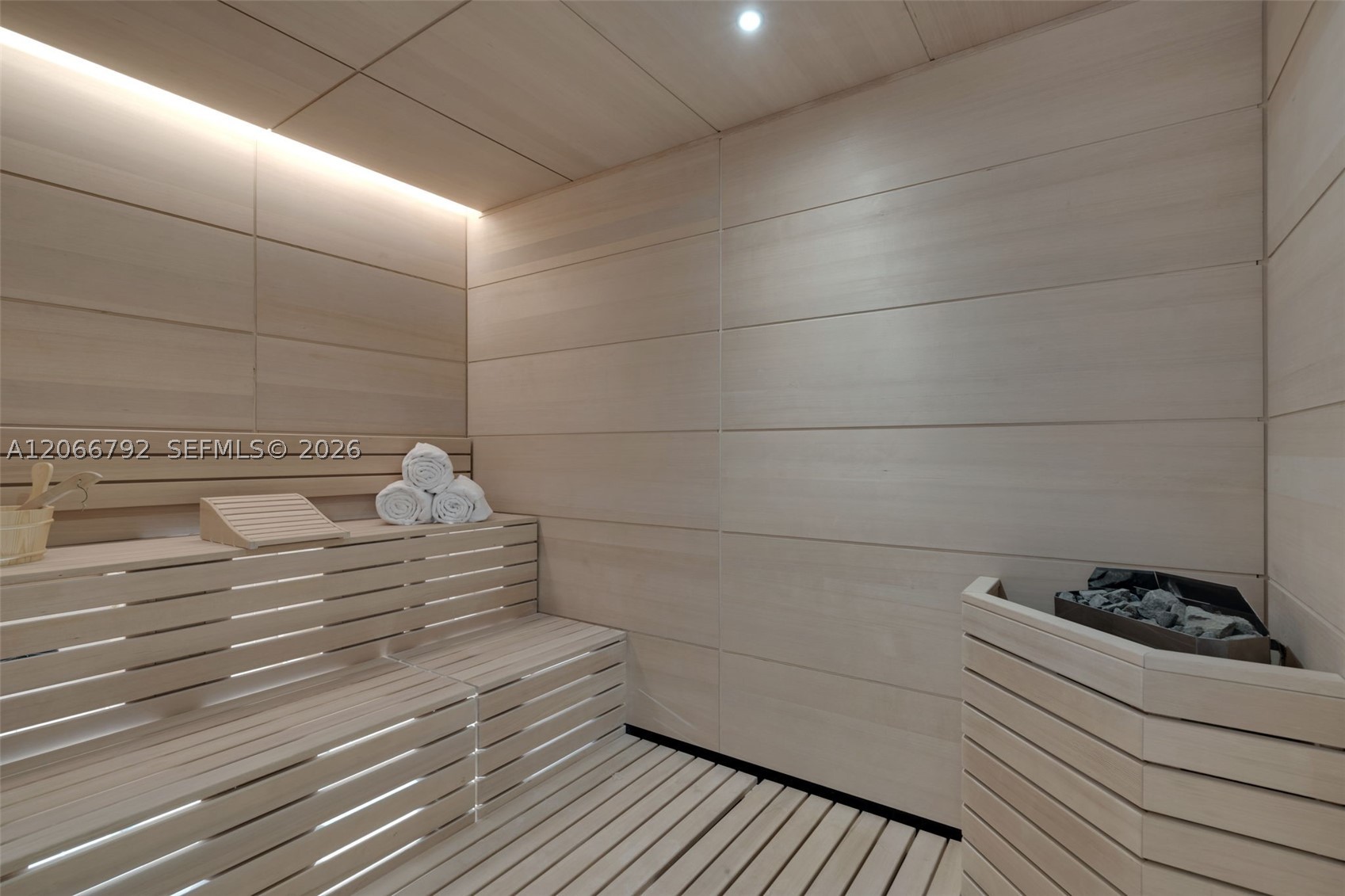 image Una Residences71