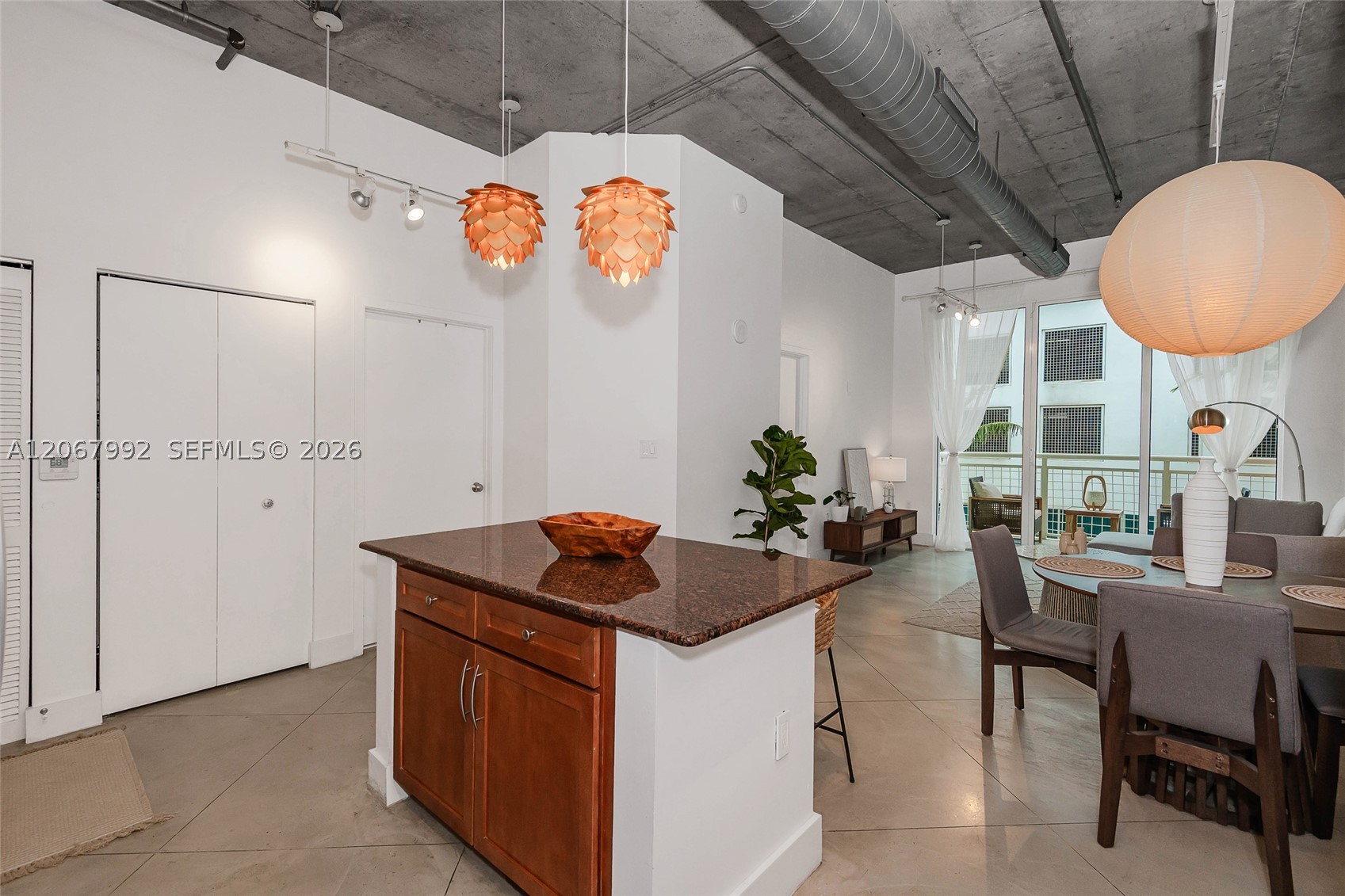 image Cite on the Bay West1