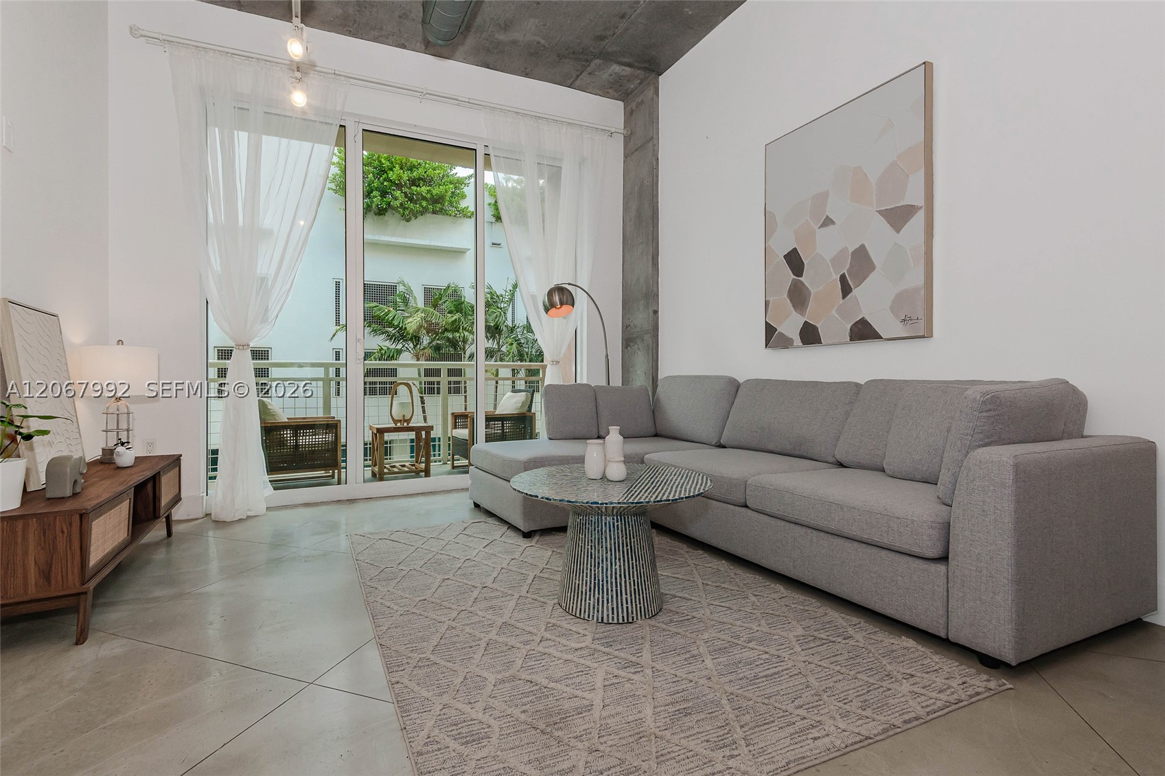 image Cite on the Bay West4