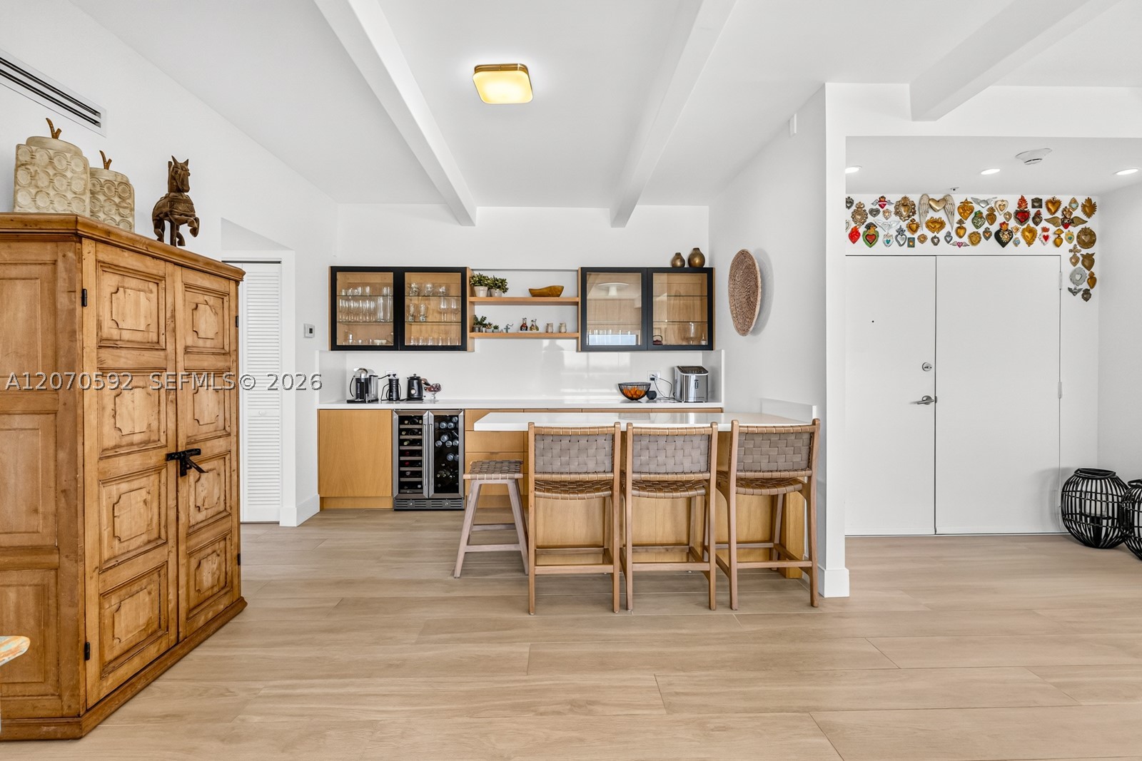 575 Crandon Blvd #801 Key Biscayne, FL 33149