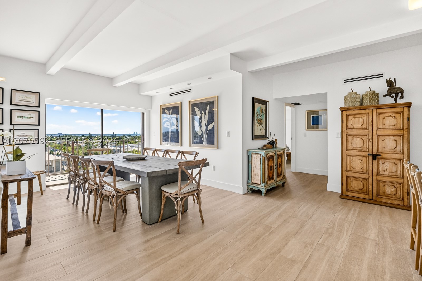 575 Crandon Blvd #801 Key Biscayne, FL 33149