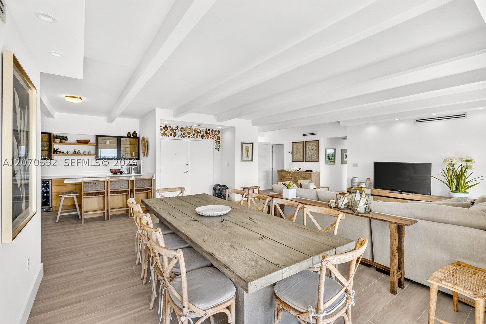 575 Crandon Blvd #801 Key Biscayne, FL 33149
