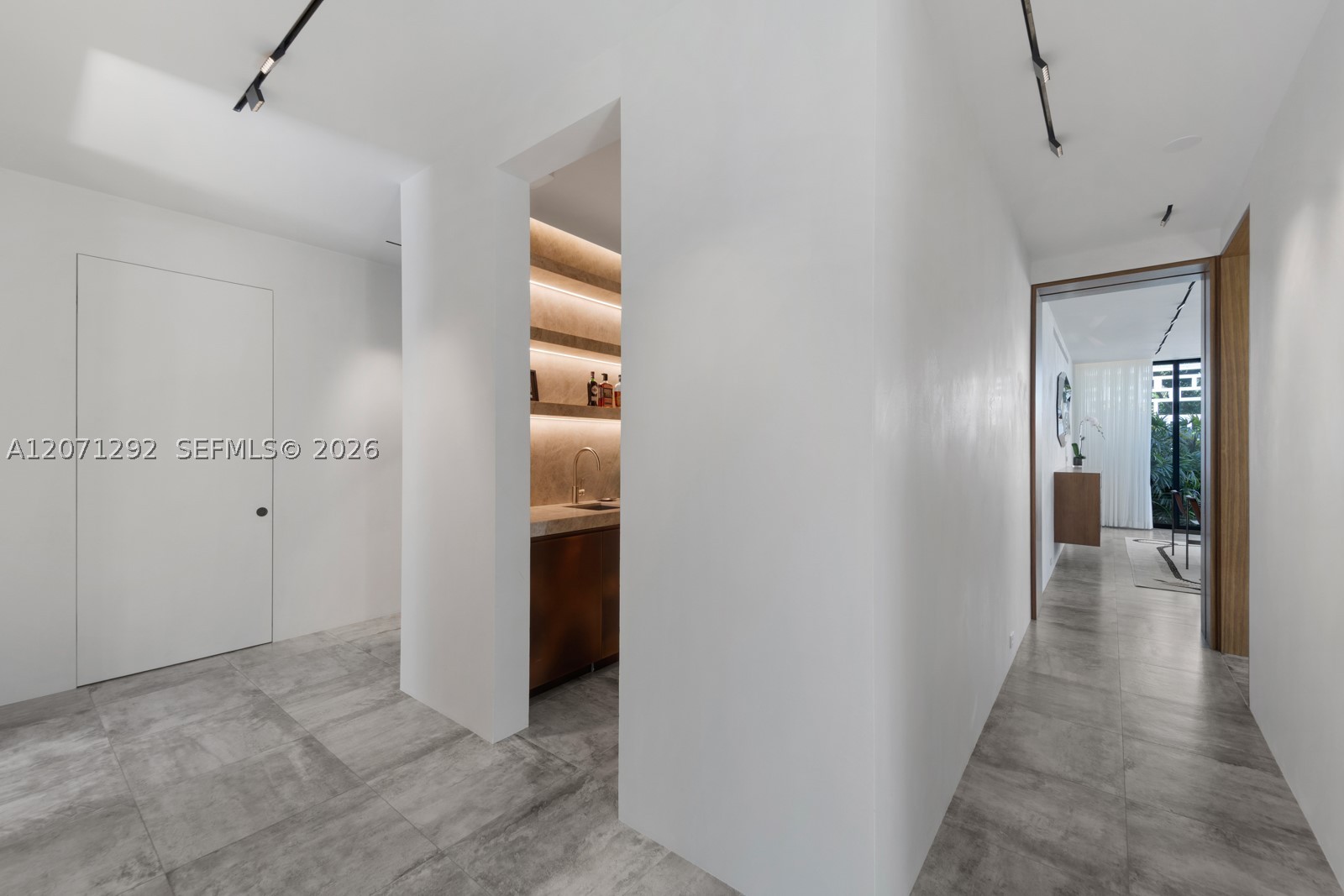 121 Nurmi Dr Fort Lauderdale, FL 33301