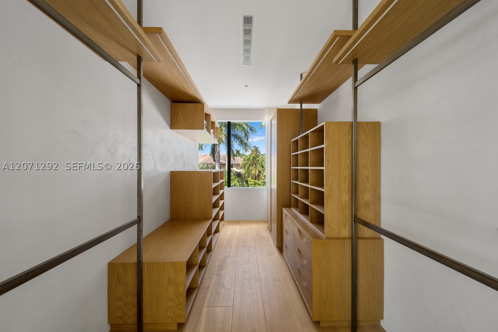 121 Nurmi Dr Fort Lauderdale, FL 33301